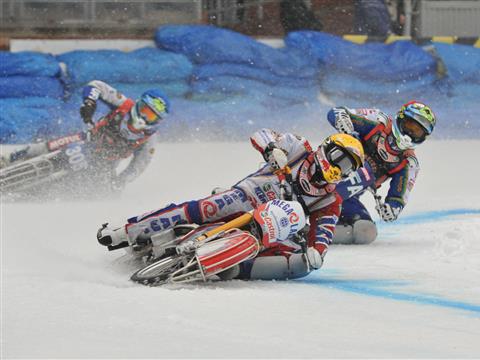 Тольяттинская "Мега-Лада" стала чемпионом страны по мотогонкам на льду