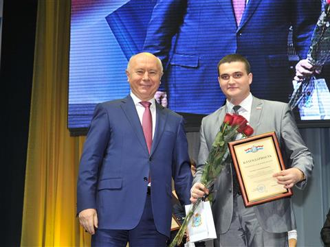 Торжественная церемония присуждения премий в области развития профессионального образования Самарской области "Студент года 2014"