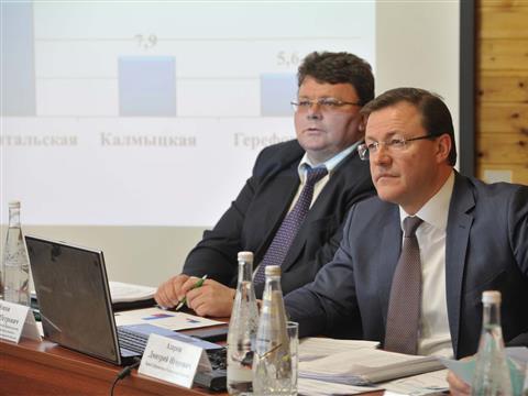 Дмитрий Азаров провел совещание в Шигонах 