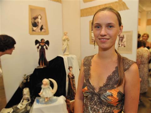 В "Новом пространстве" открылась выставка "Люди и Куклы"