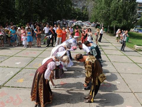 В самарском "Теремке" День семьи отметили в русских традициях