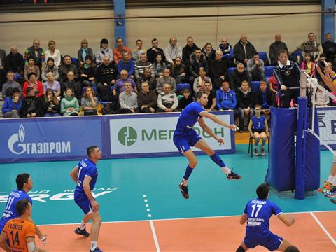 Волейбольная "Нова" одержала первую победу в чемпионате суперлиги