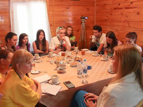 На форуме "iВолга-2014" Тина Бережная призналась, что очень боится людей