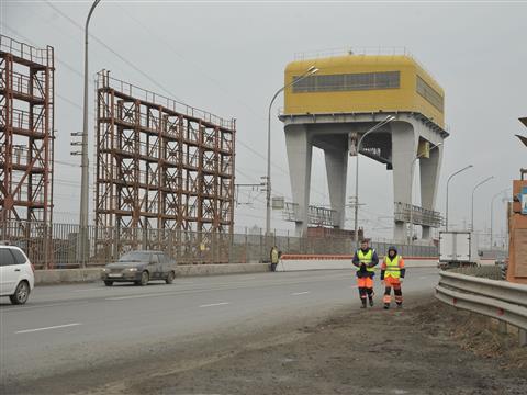 По мосту на плотине Жигулевской ГЭС пустили движение большегрузов