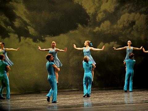 В Самарском академическом театре оперы и балета прошел праздник, посвященный Дню Учителя