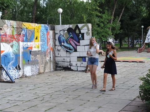StreetArtFest оживил сквер на площади Куйбышева с помощью граффити