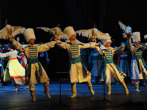  Волжский русский народный хор показал "Легенду седых Жигулей" 