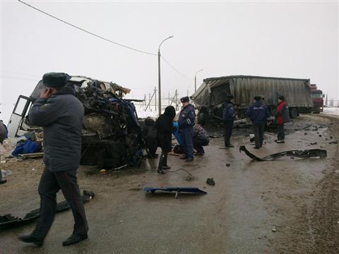 Около Елховки столкнулись автобус и грузовик МАЗ, один человек погиб
