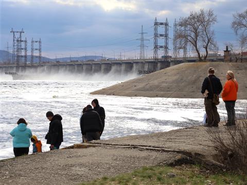 Сброс воды на ГЭС: показываем фото "жигулевского водопада"
