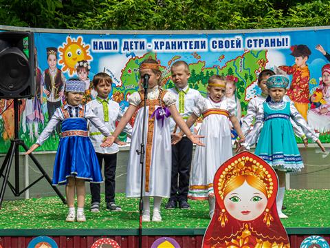 Детский сад №283 отметил День России