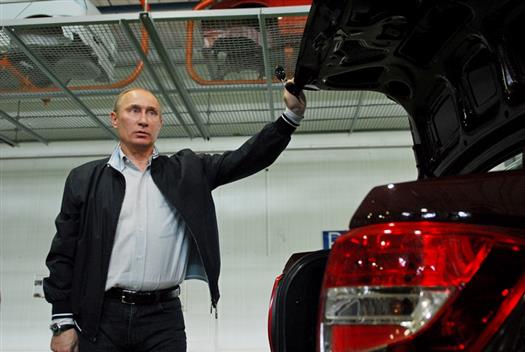 Владимир Путин: "Семейство вазовских автомобилей пополнилось новой, перспективной моделью"