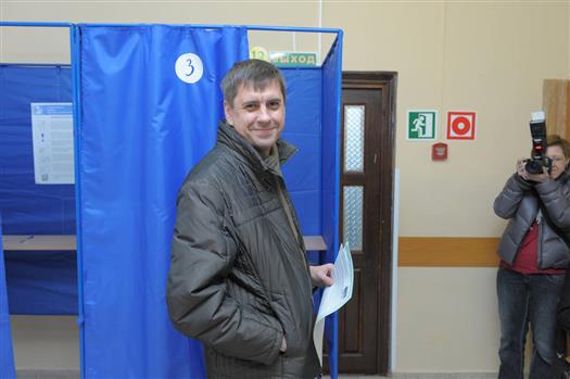 Самовыдвиженец Сергей Андреев набрал 56,94% голосов