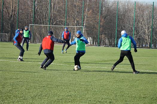 На первом сборе тольяттинской «Лады» тренировались сразу 16 новичков
