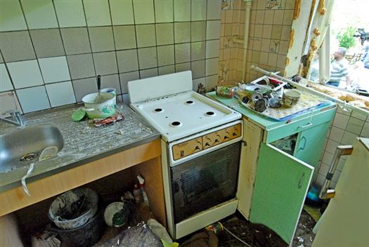 Нина Петрова и не предполагала, что может произойти взрыв, открывая все четыре конфорки газовой плиты на кухне