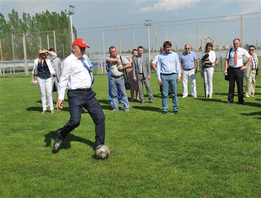 Николай Меркушкин поставил задачу выделить футбольной академии Коноплева бюджетное финансирование 