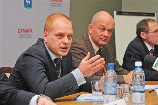 Александр Карпушкин и Юрий Ример (слева направо) констатируют, что средства на полное погашение расходов по сверхнормативному потреблению еще не найдены