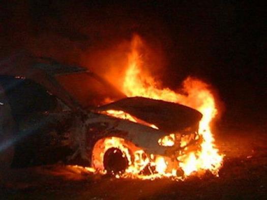 В Автозаводском районе Тольятти обгорело пять автомобилей