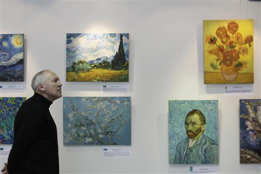 В Тольяттинском художественном музее проходит выставка репродукций Ван Гога в технике жикле