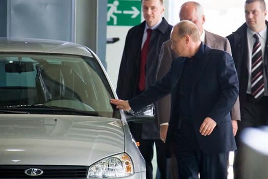 Владимир Путин протестирует новую Lada Granta в минимальной комплектации             