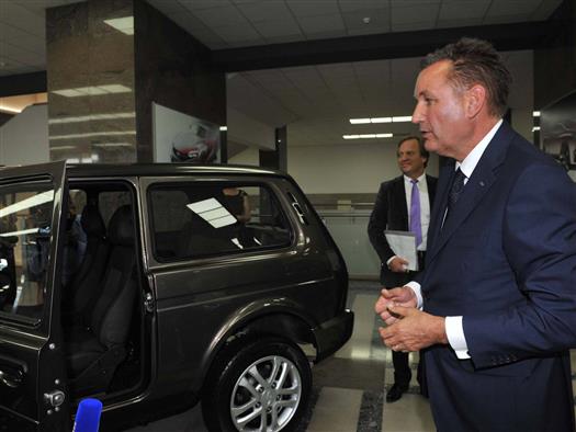 АвтоВАЗ планирует заморозить цены на модельный ряд Lada в 2014 году