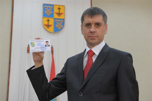 Сергей Андреев получил документ об избрании его мэром