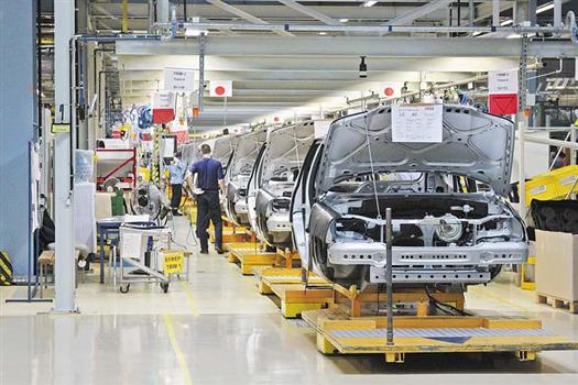 Для реализации плана по производству почти 44 тыс. автомобилей в феврале на АвтоВАЗе введут рабочие субботы