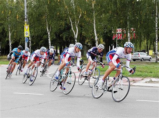 В чемпионате принимают участие 70 велосипедистов из 11 стран