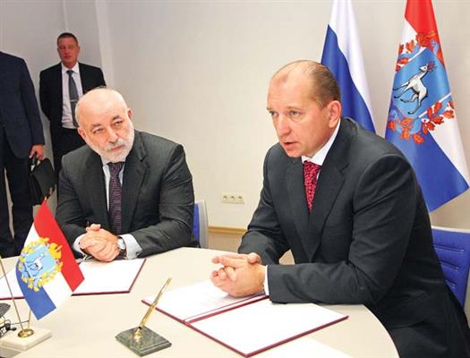 Владимир Артяков и Виктор Вексельберг уверены, что подписанное соглашение придаст новый импульс инновационному развитию Самарской области