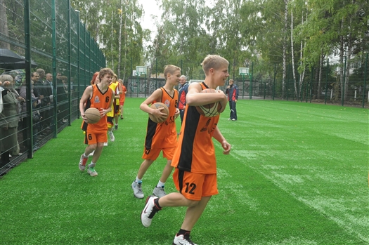 Алексей Шаповалов профинансирует строительство школьных спортплощадок по предложению городских властей