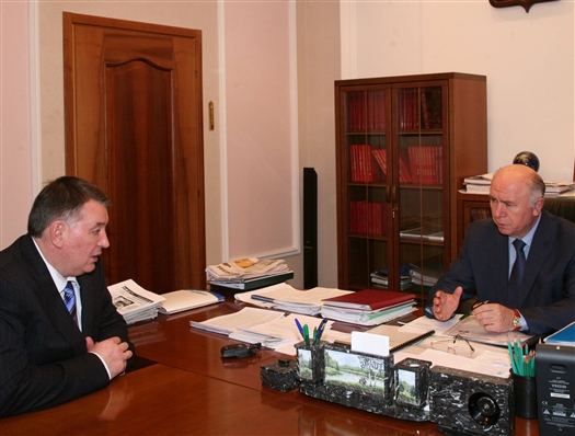Николай Меркушкин провел встречу с региональным министром здравоохранения Геннадием Гридасовым 