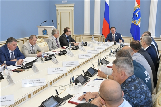 Дмитрий Азаров провел совещание по обеспечению правопорядка на территории региона