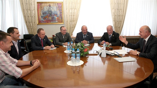 На встрече с губернатором был утвержден бюджет "Крыльев Советов" на следующий сезон