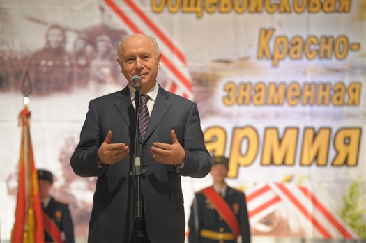 Николай Меркушкин поздравил солдат и офицеров Второй Краснознаменной армии с 70-летием