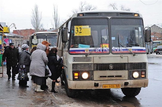 После изменения расписания движения автобусов жители поселка Кряж смогут уехать домой в 10 вечера