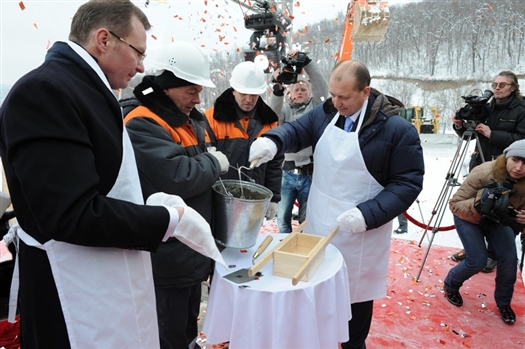Владимир Артяков заложил символический первый камень на строительной площадке нового высокотехнологичного цементного завода