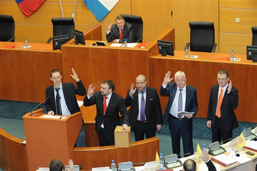 На первом заседании Самарской губернской думы пятого созыва был утвержден состав комитетов, избраны их председатели и заместители председателей