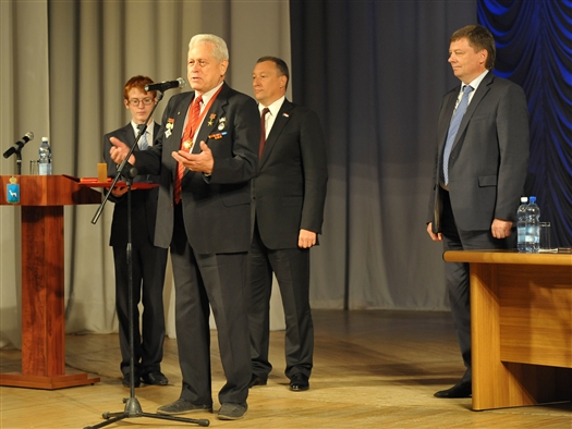 На заседании городской думы наградили почетных граждан Самары 