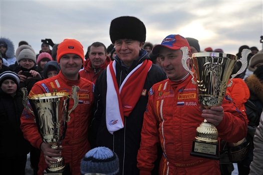 Николай Меркушкин поздравил победителей II этапа чемпионата России по зимним трековым автогонкам