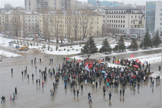 Митинг сторонников "самарского времени" не собрал и десятой части заявленных 3 тысяч участников