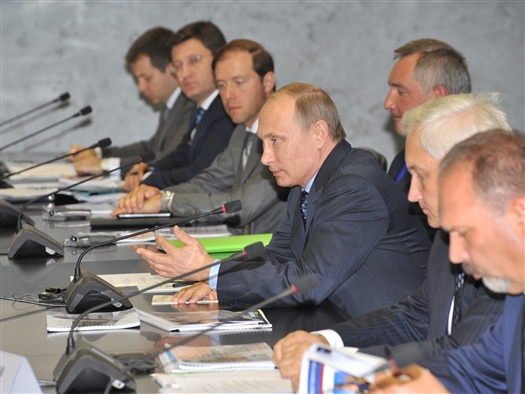 Владимир Путин предложил рассмотреть практику возведения соцобъектов в жилье экономкласса, используемую в Самарской области