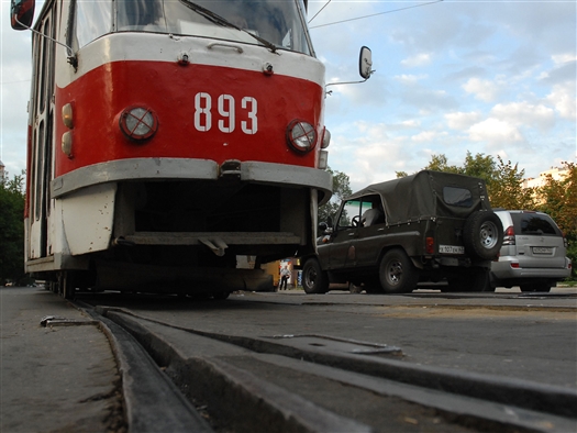 Во вторник, 1 октября, около 14:00 на ул. Ново-Садовой в Самаре произошло ДТП с участием трамвая