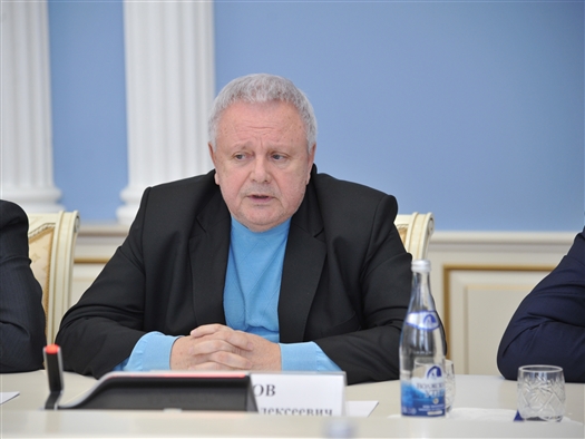 Константин Титов: "Работа губернатора по реформированию системы соцвыплат заслуживает колоссального уважения"