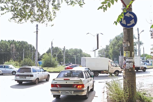 Скоро на кольцевых развязках города заменят знаки.