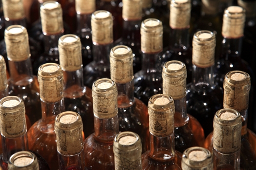 В Тольятти закрыли цех по производству контрафактного алкоголя известных брендов