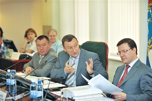 Александр Фетисов и Дмитрий Азаров являются сторонниками всенародных выборов главы города, поддерживают ли эту точку зрения жители Самары, станет ясно 1 октября