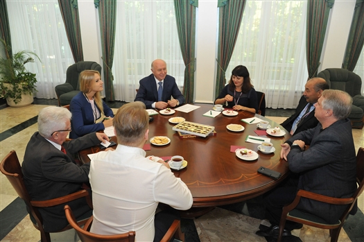 Николай Меркушкин встретился с группой международных наблюдателей на выборах