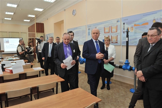 Николай Меркушкин накануне Дня студента посетил архитектурно-строительный университет