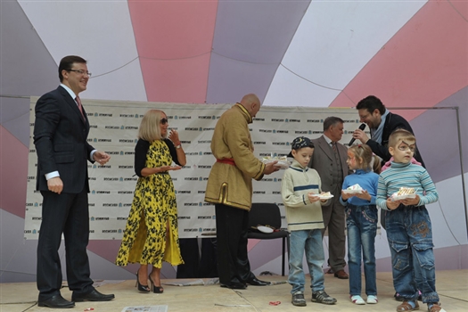 В Струковском саду в Самаре 26 мая в рамках празднования Дня города прошел 19-й по счету фестиваль "День прессы"