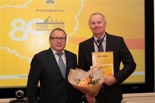 Награду для "Волжской коммуны" получил главный редактор издания Александр Комраков