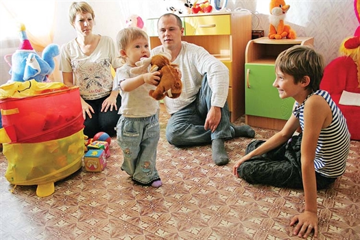 В новом доме семья Федотенковых планирует начать новую жизнь и мечтает о третьем ребенке